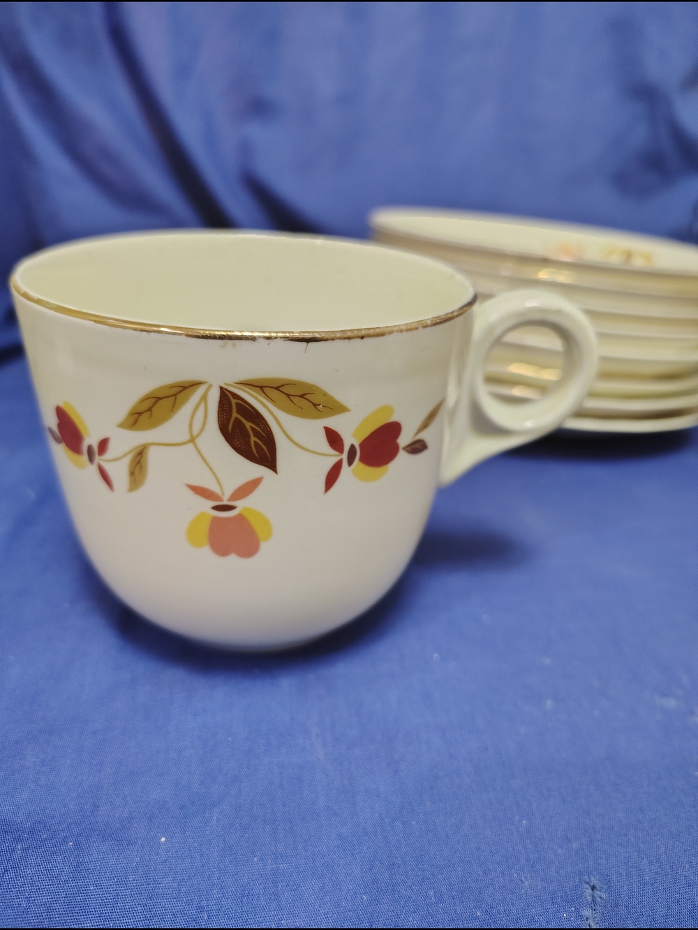 Vintage Floral Cream Teacup with Gold Trim - Cream / Multicolor